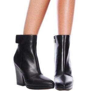 VINCE Louisa black bootie